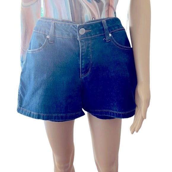 𝅺Faded Glory jean shorts - Picture 2 of 8